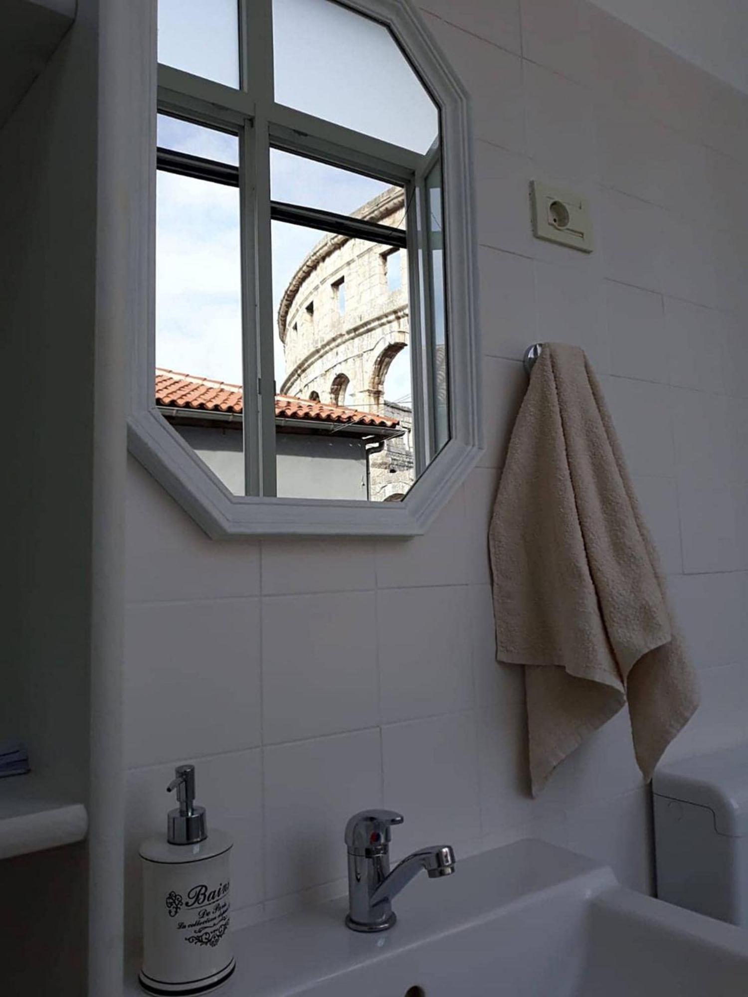 Amphiteater Art Apartman Pula Exteriör bild