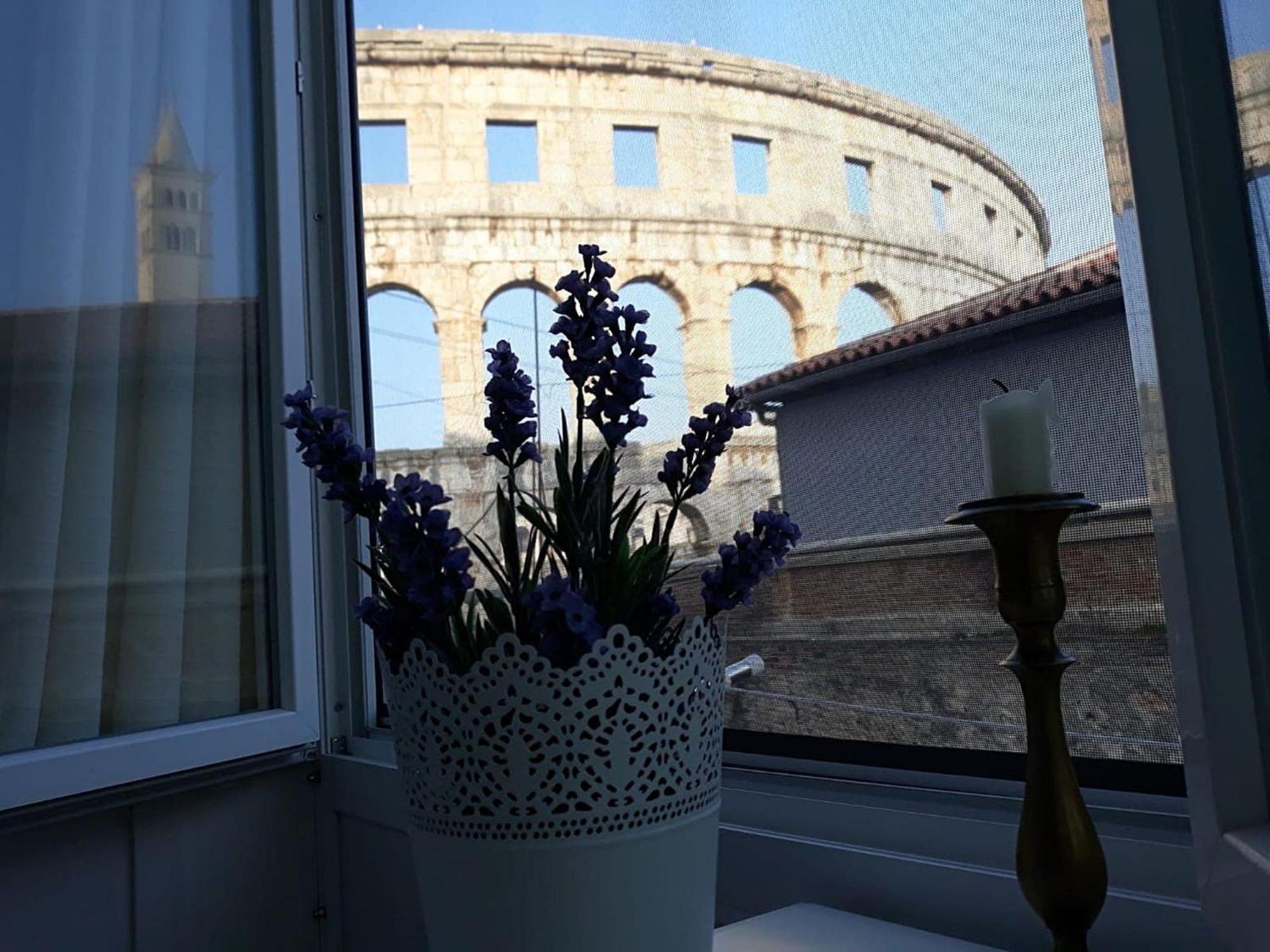 Amphiteater Art Apartman Pula Exteriör bild